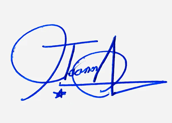 Joanna handwritten signature example in blue ink on white background