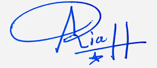 Ariah Name Handwritten Online handwritten signature example in blue ink on white background